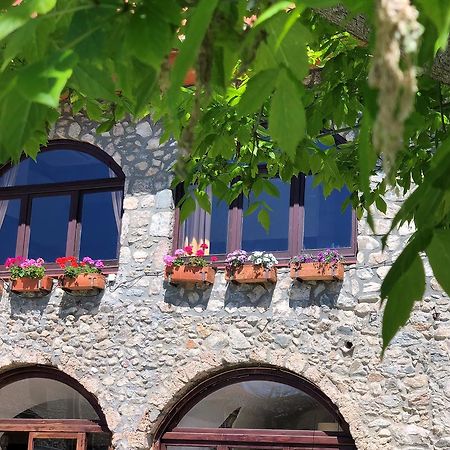 Hotel La Fonda Dels Pirineus Maçanet de Cabrenys Εξωτερικό φωτογραφία