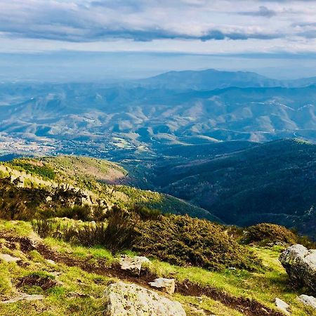 Hotel La Fonda Dels Pirineus Maçanet de Cabrenys Εξωτερικό φωτογραφία