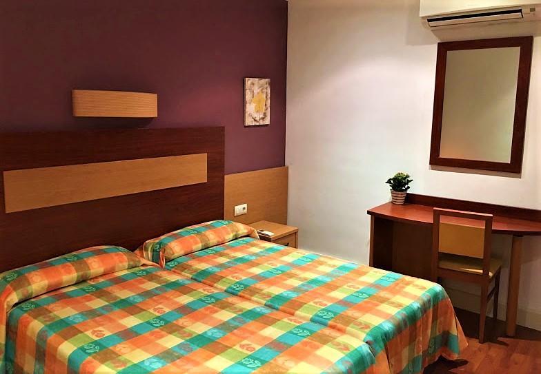 Hotel La Fonda Dels Pirineus Maçanet de Cabrenys Εξωτερικό φωτογραφία