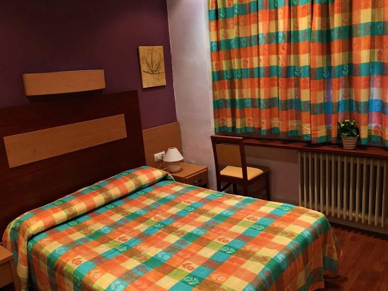 Hotel La Fonda Dels Pirineus Maçanet de Cabrenys Εξωτερικό φωτογραφία